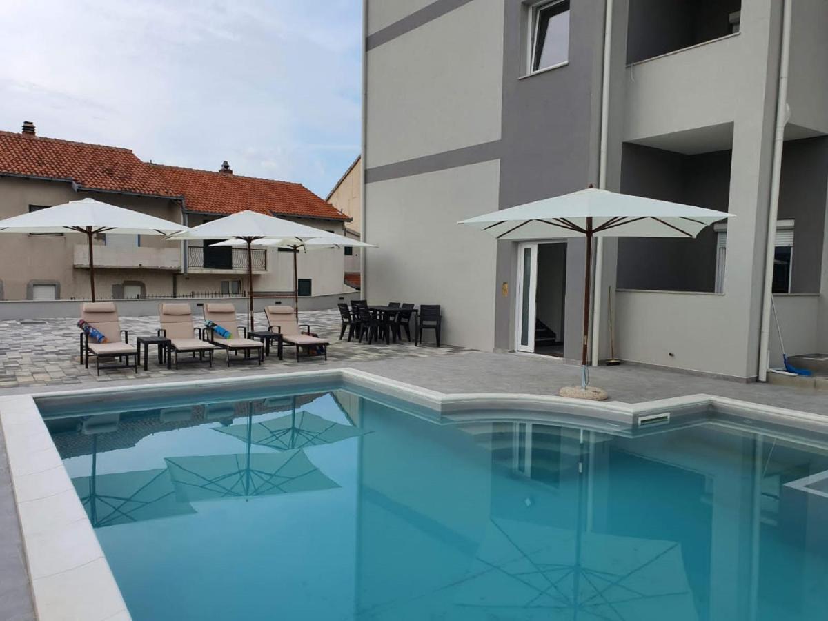 Apartments Villa Salona Sky Eksteriør billede